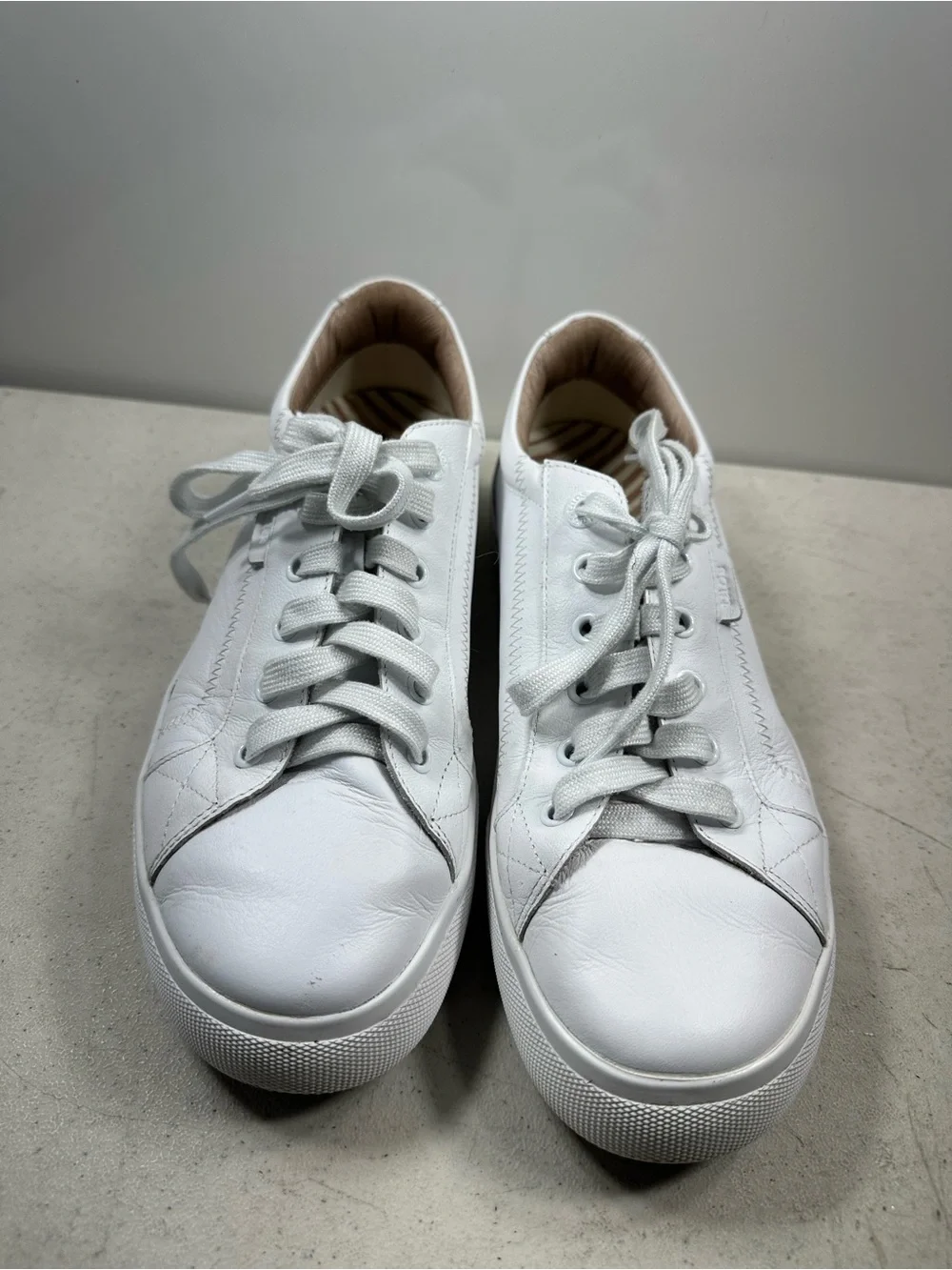 Taos Plim Soul Lux Shoes Womens Size 9.5 White Leather Lace Up Sneakers